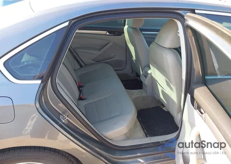 2015 Volkswagen Passat 1.8T Limited Edition z USA, uszkodzony, nr VIN 1VWAS7A39FC095243